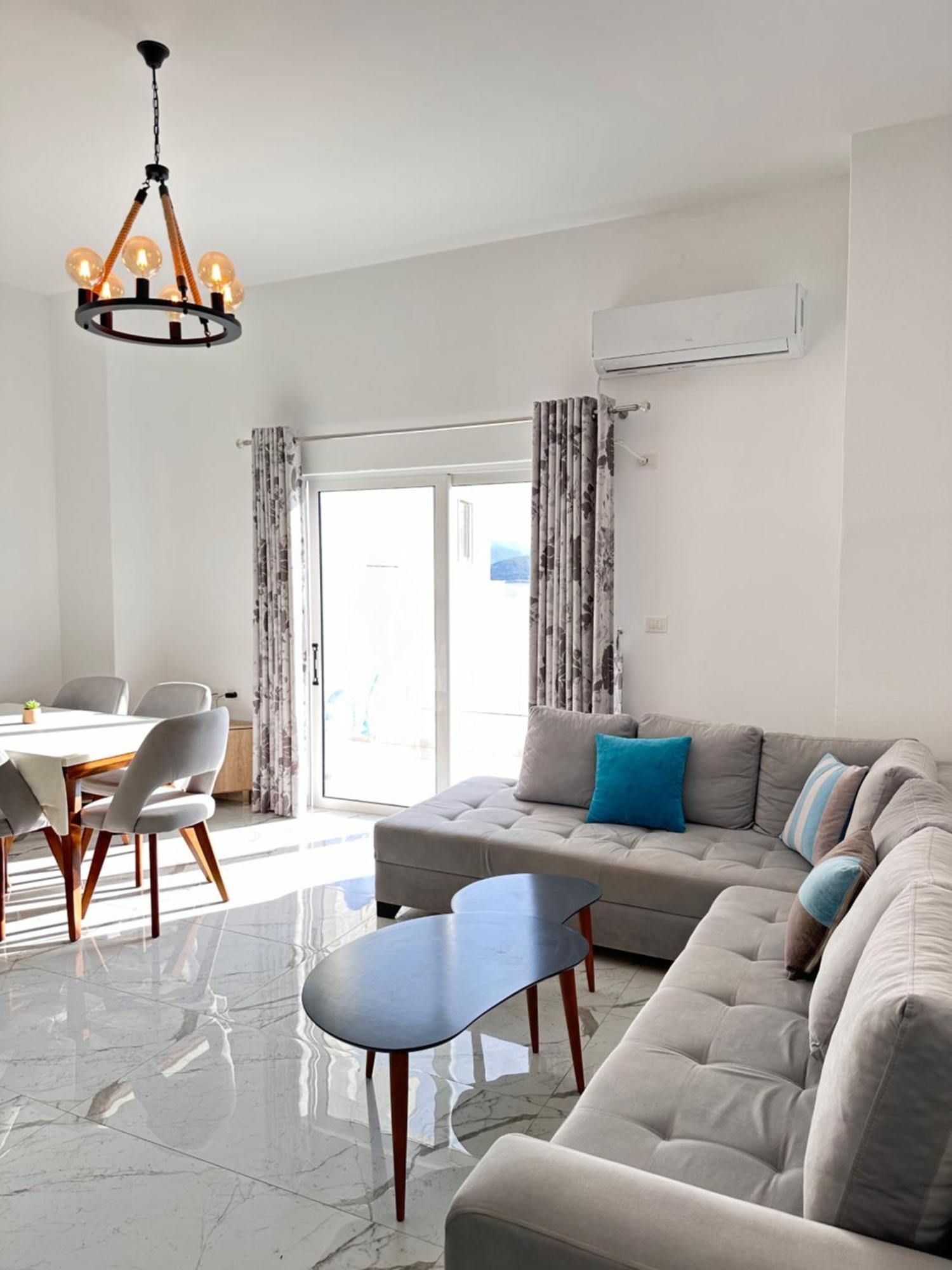 The Hill Sea View Apartment Sarandë Esterno foto