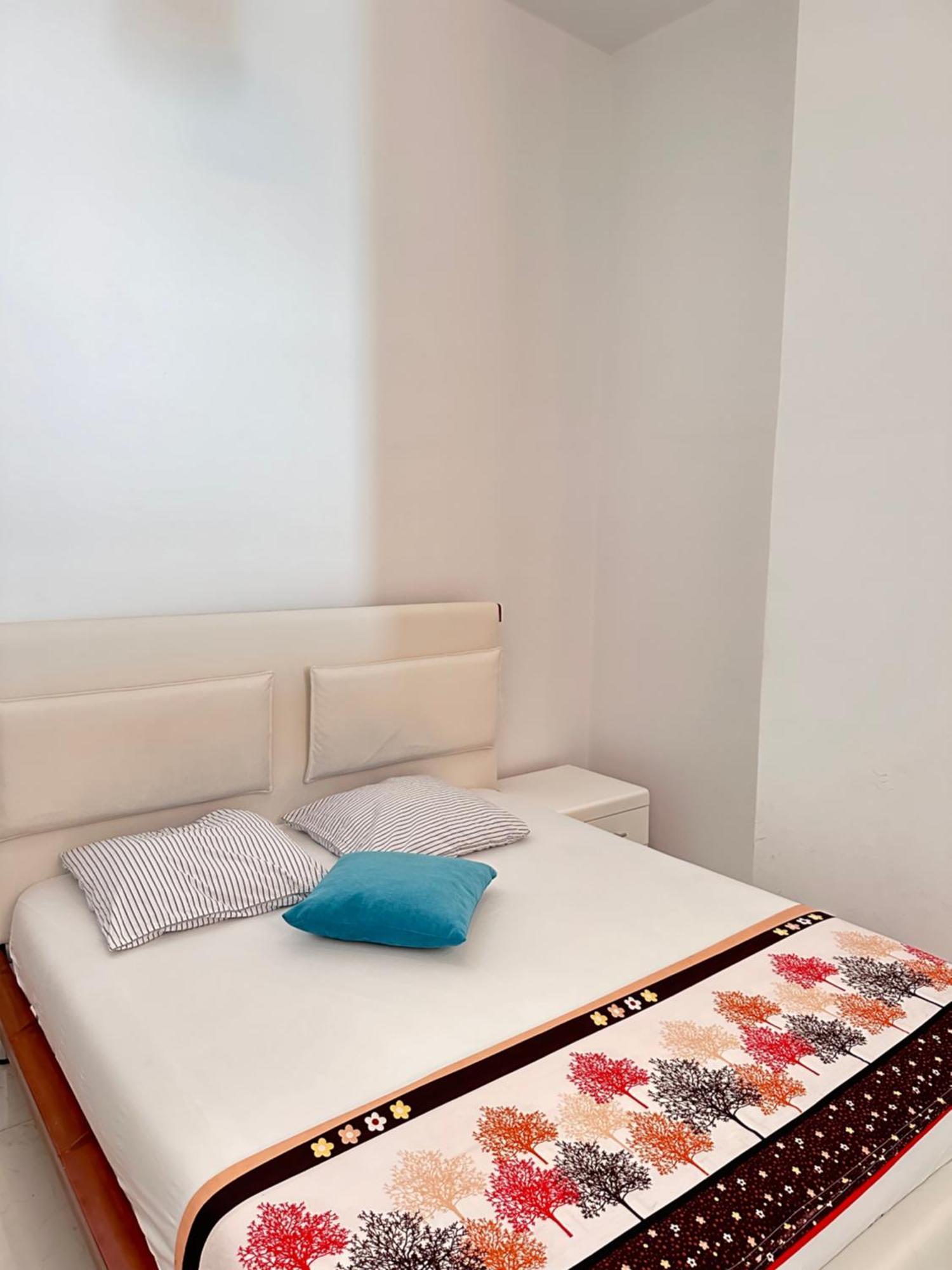 The Hill Sea View Apartment Sarandë Esterno foto