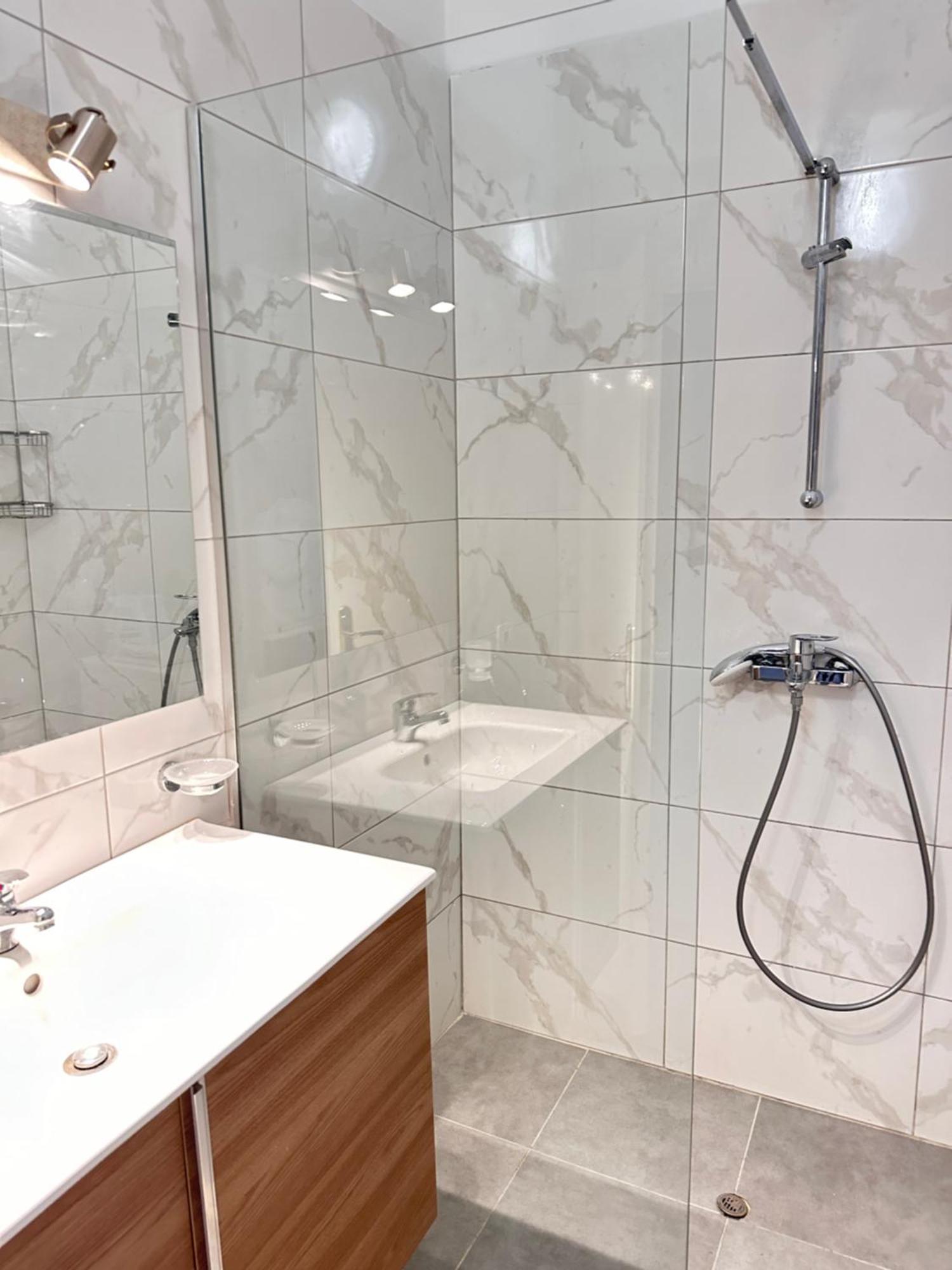 The Hill Sea View Apartment Sarandë Esterno foto
